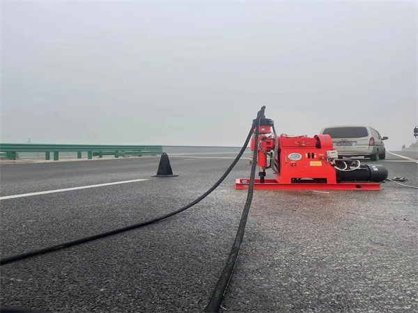 涪城马路路基路面开裂下沉注浆加固灌浆